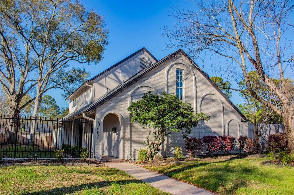 10602 Riverview Drive - Photo 1