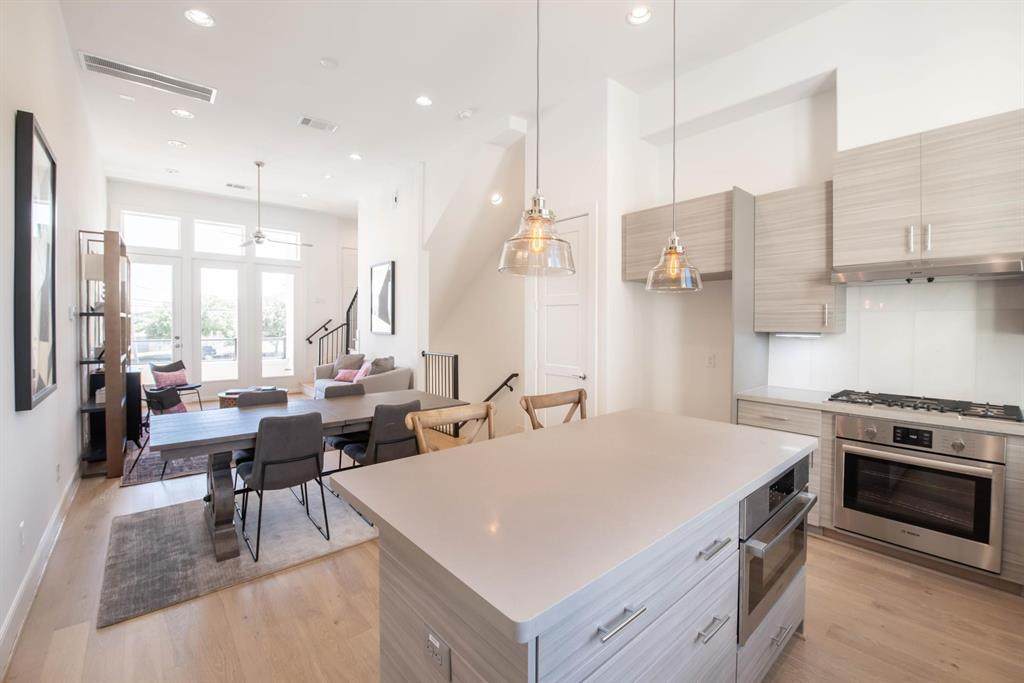 7F North Saint Charles Street - Photo 1