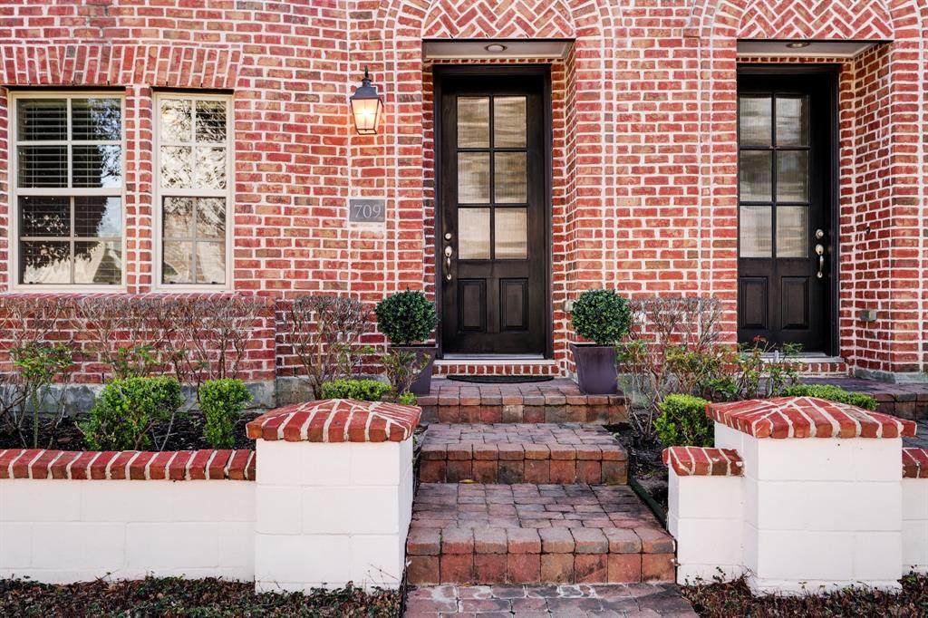 709 Delano Street - Photo 1