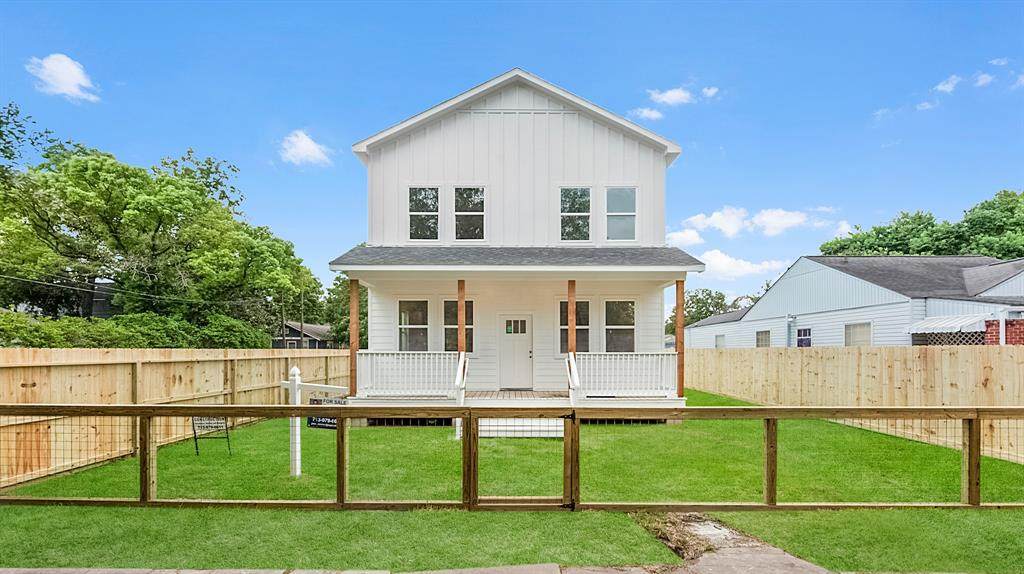 701 Walton Street - Photo 1