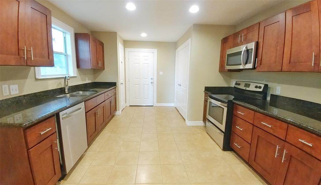 4201 Marina Street - Photo 1