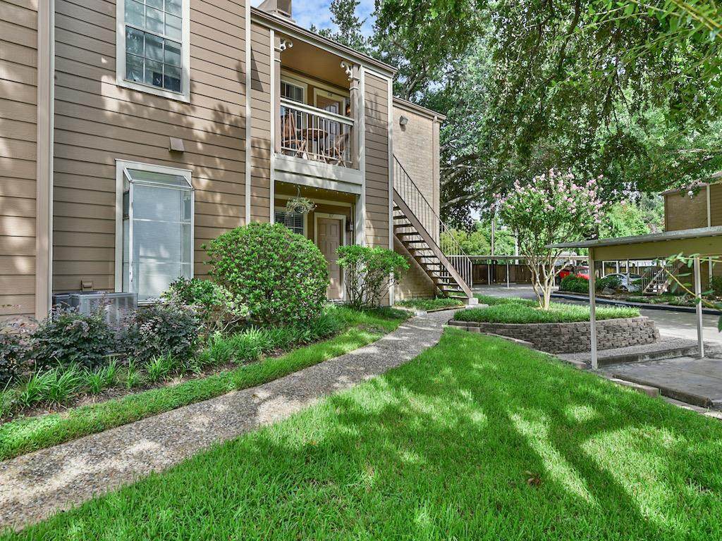 1880 White Oak Drive - Photo 1