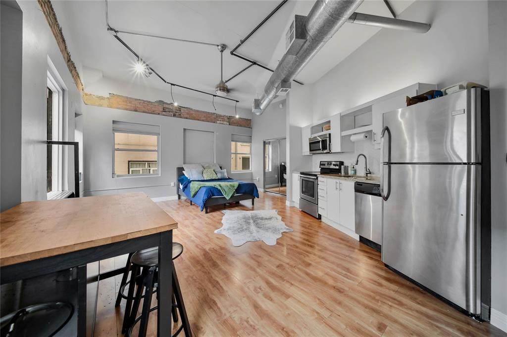 705 Main Street - Photo 1