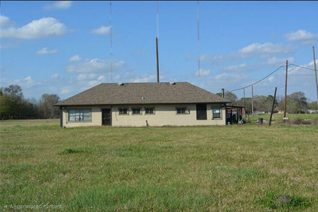 2055 Pasadena Boulevard - Photo 1