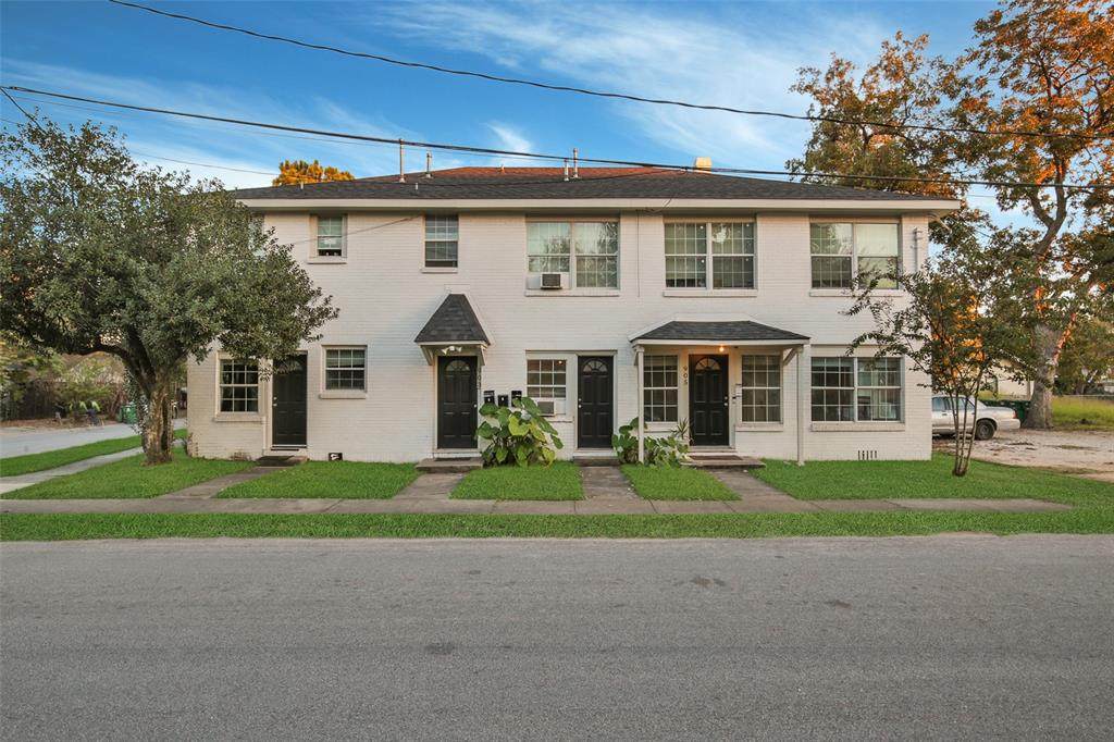905 Oakhurst Street - Photo 1