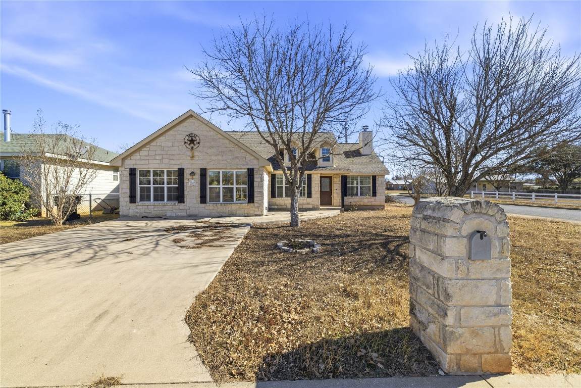 201 Green Oaks Loop - Photo 1