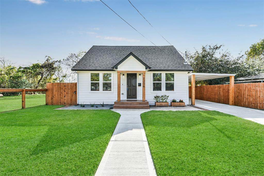 1206 Fairbanks Street - Photo 1