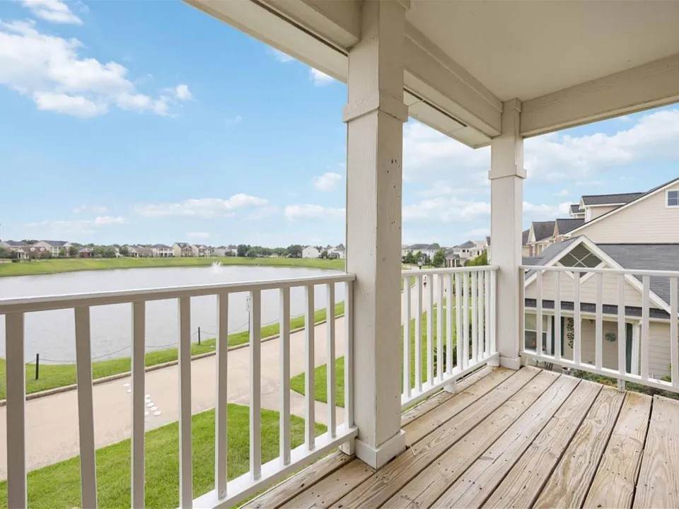 20827 Settlers Lake Circle - Photo 1