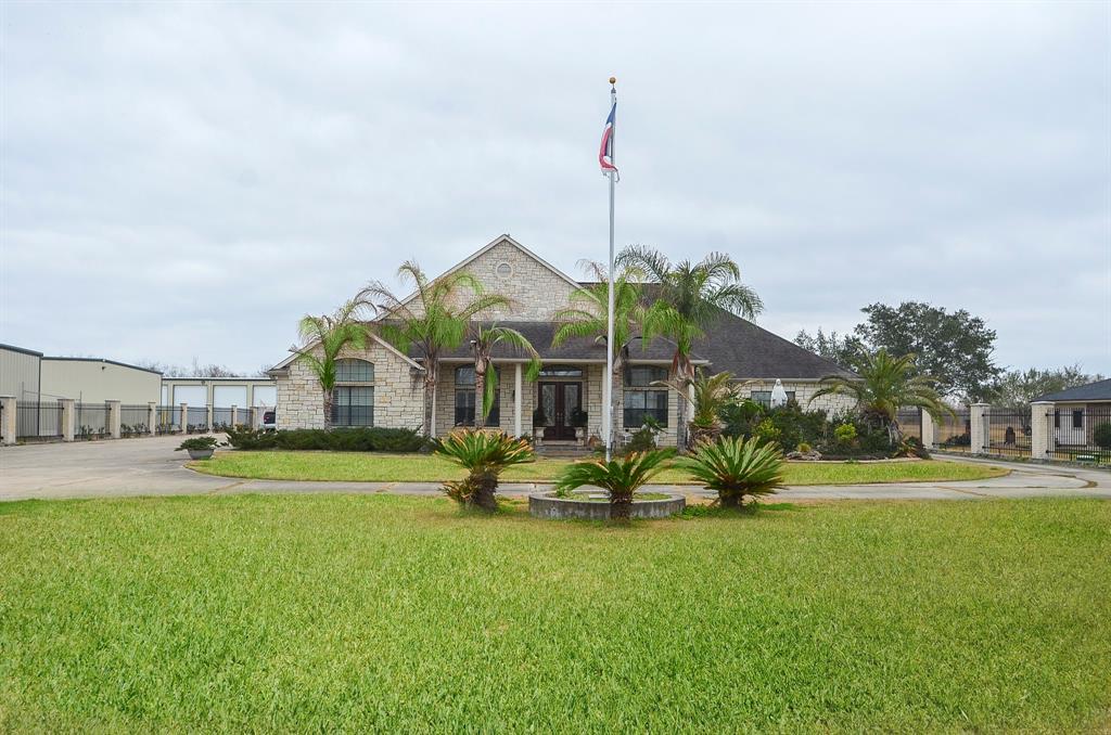 3833 Country Dr - Photo 1