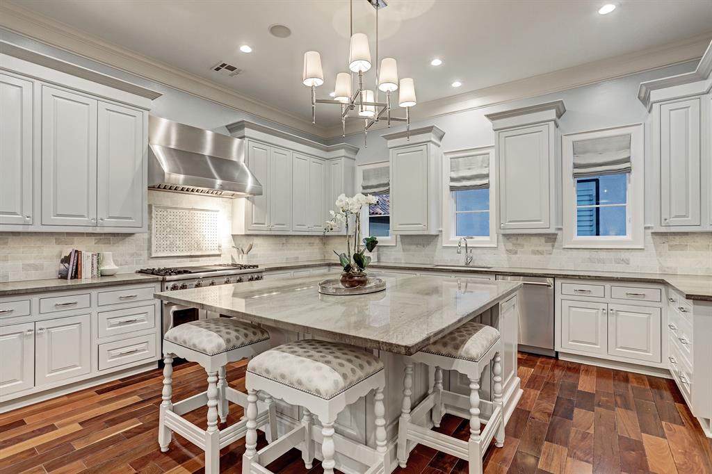 1818 Nantucket Drive Drive - Photo 1