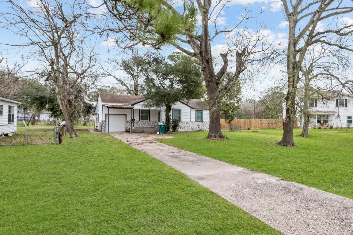 2217 Meadow Lane - Photo 1