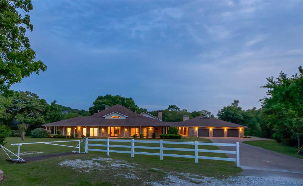 5422 Cole Lane - Photo 1