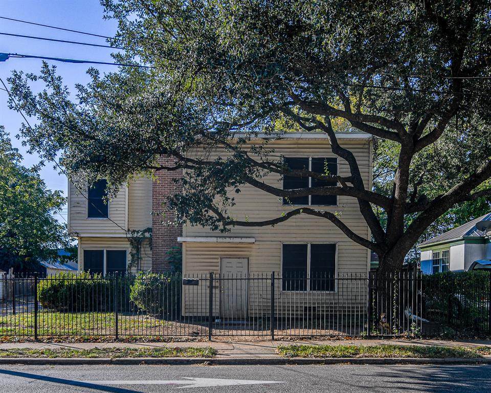 702 Main Street - Photo 1