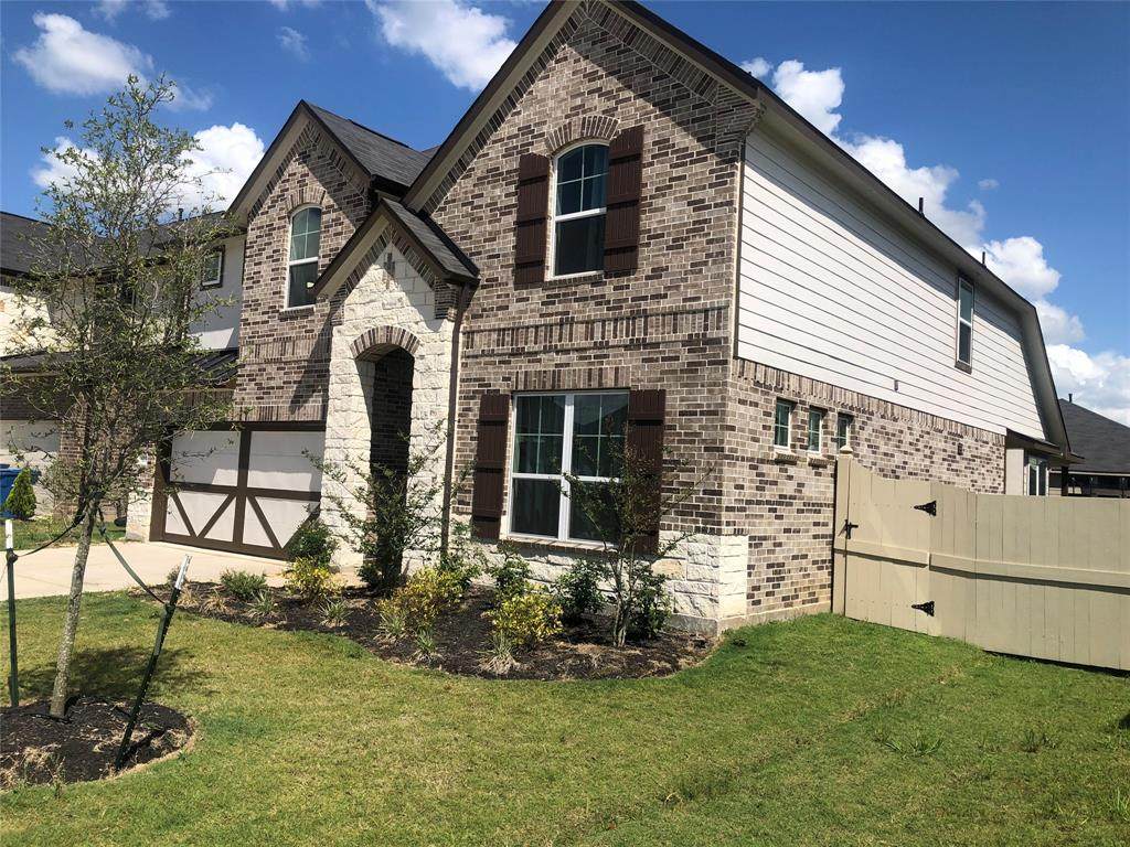 823 Summer Village Way - Photo 1