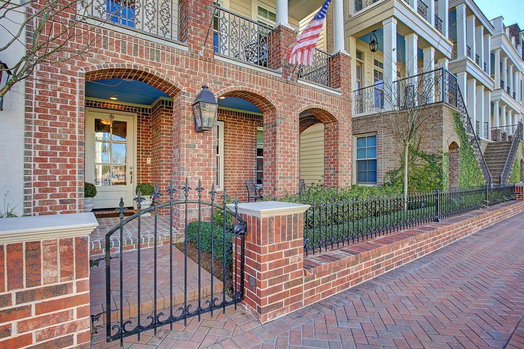 79 Crain Square Boulevard - Photo 1