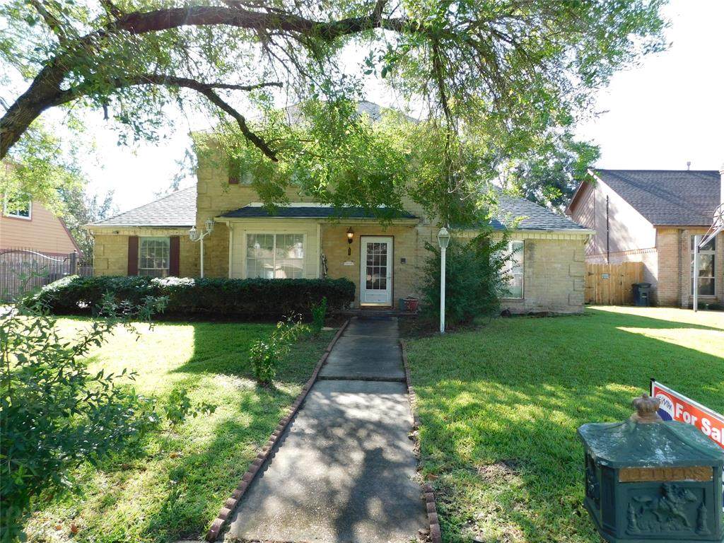 7902 12th Fairway Lane - Photo 1