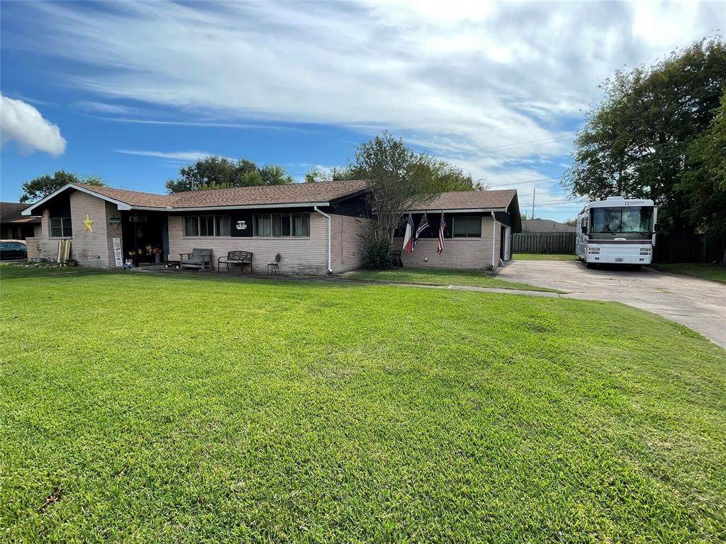 1615 10th Street - Photo 1