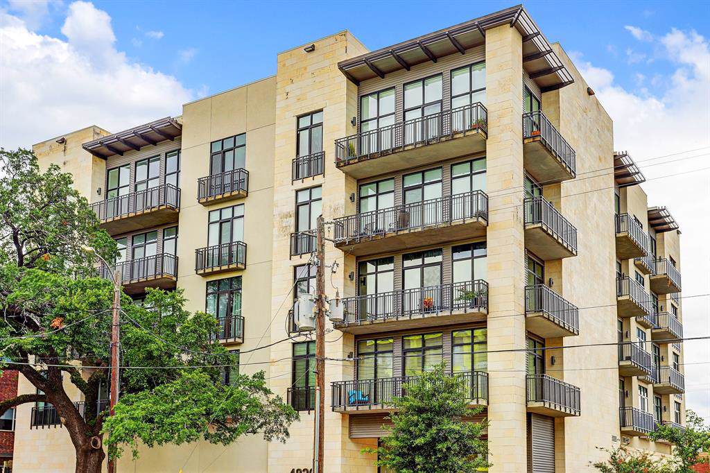 4820 Caroline Street - Photo 1