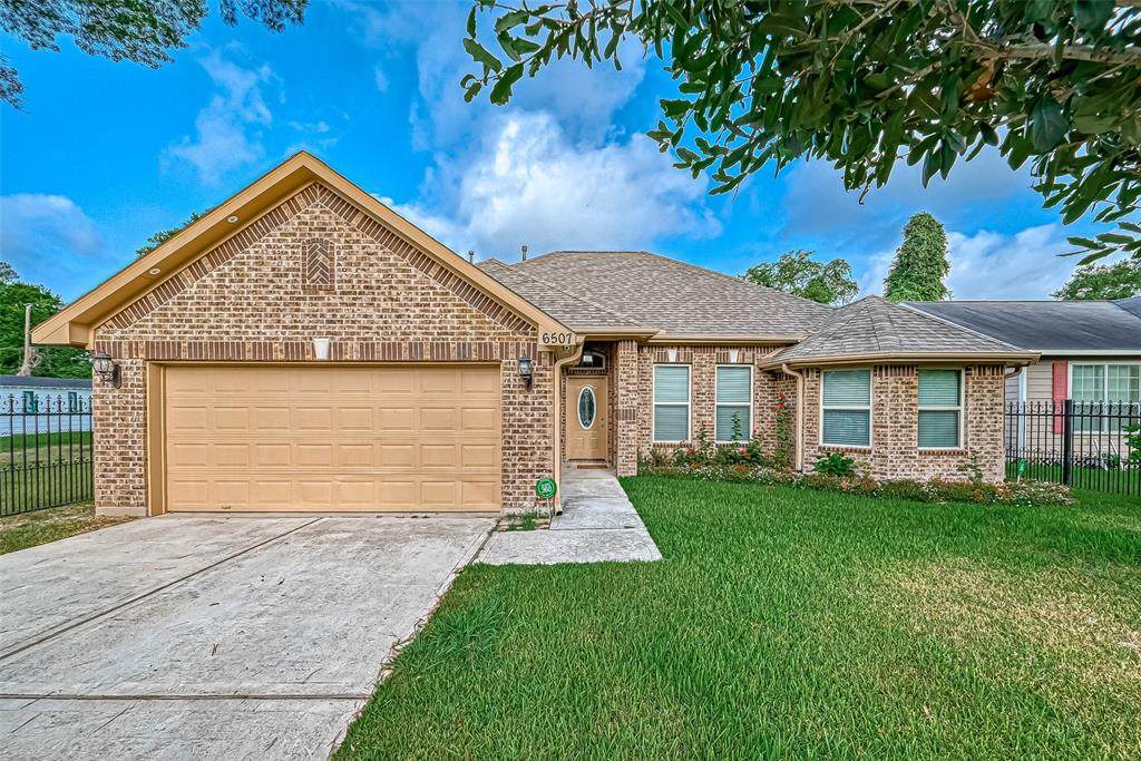 6507 Goldspier Street - Photo 1