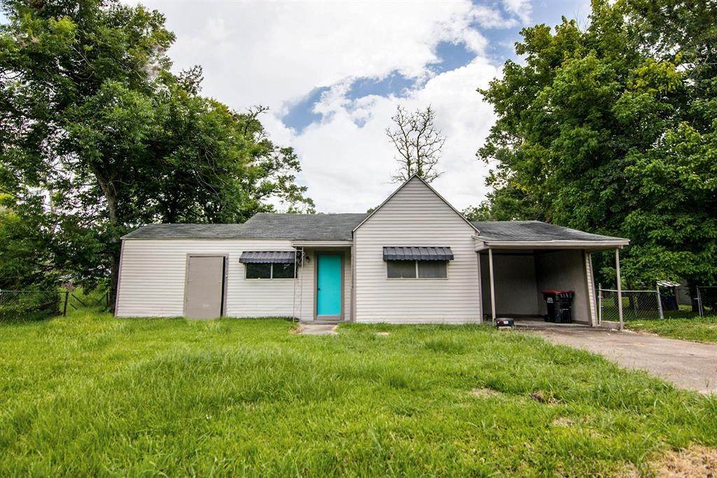 240 Smith Street - Photo 1