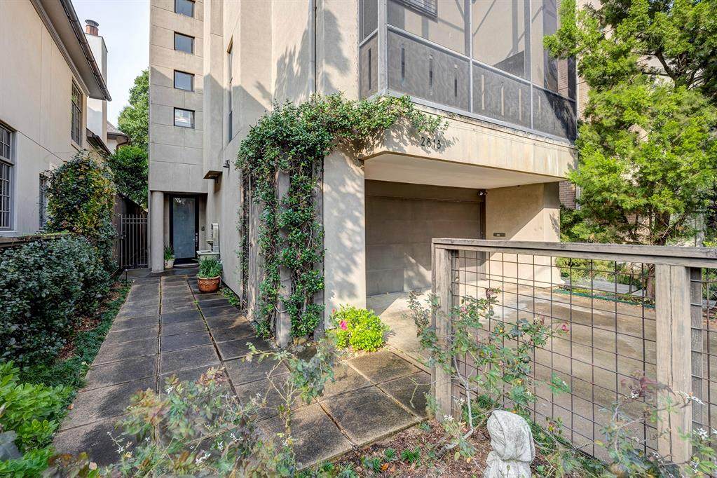 2818 Ferndale - Photo 1