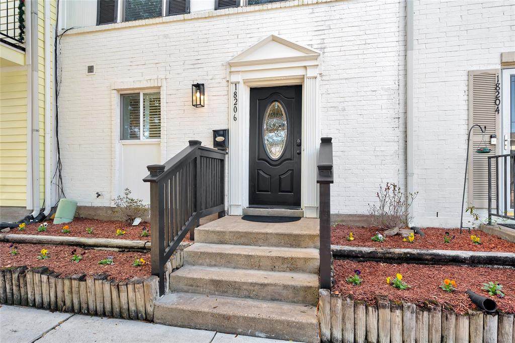 18206 Heritage Lane - Photo 1