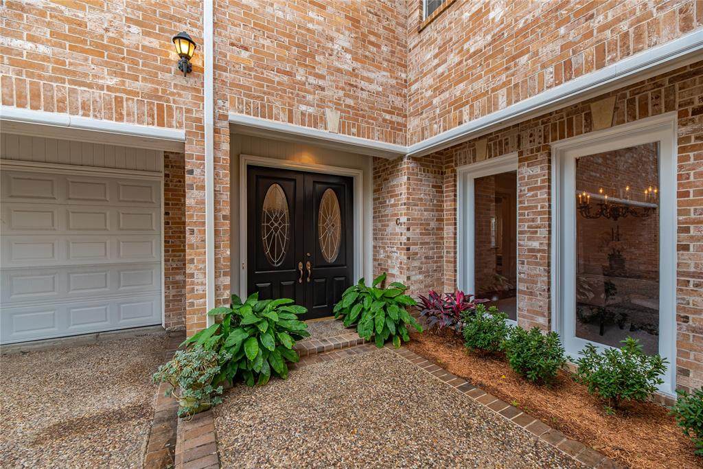 1305 Nantucket Drive - Photo 1