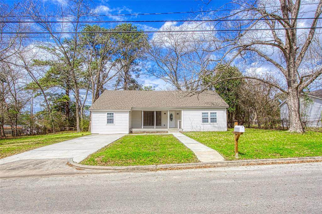 824 Calhoun Street - Photo 1