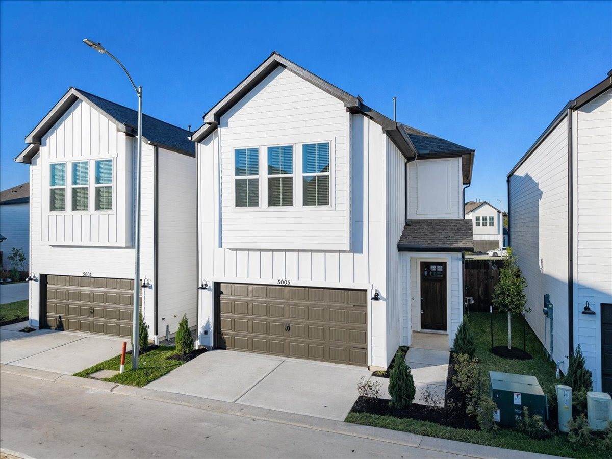 5014 Elizabeth City Street - Photo 1