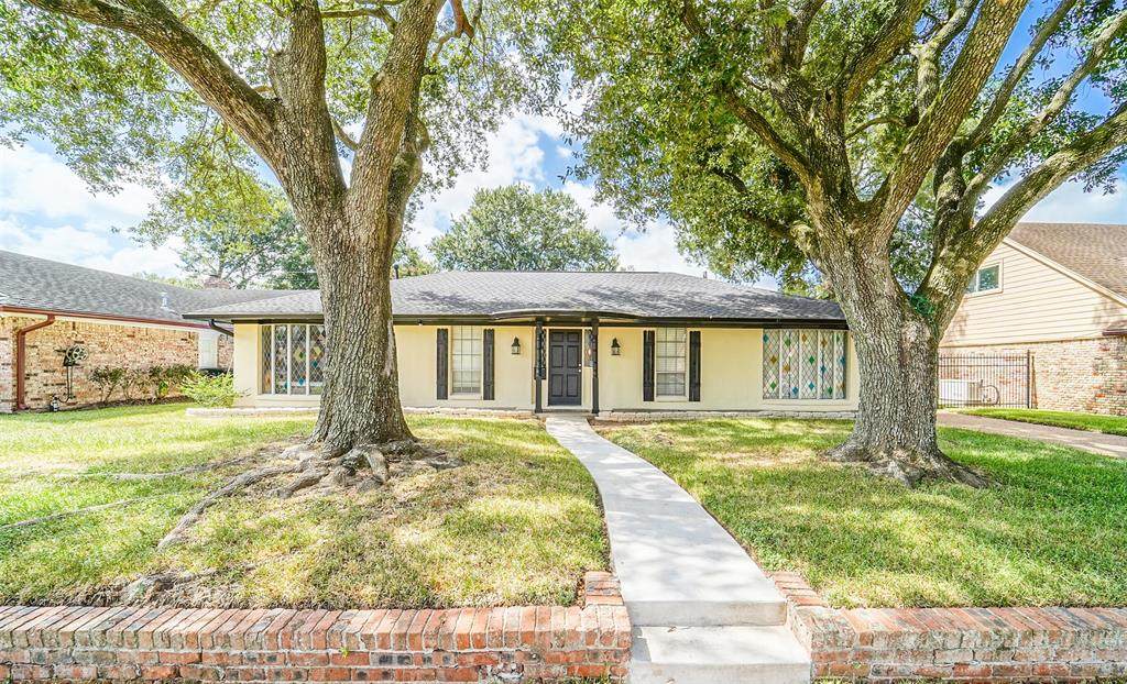8206 Garden Parks Drive - Photo 1