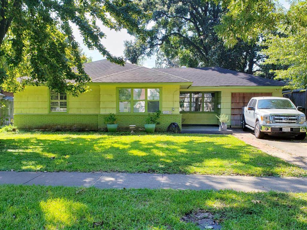 5221 Maple - Photo 1