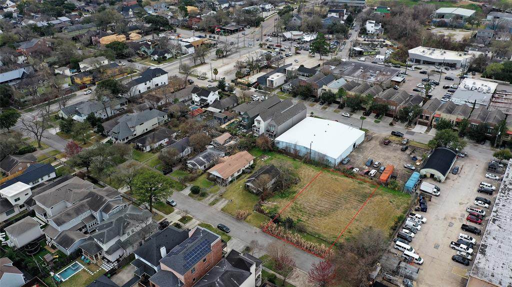706 7th Street - Photo 1