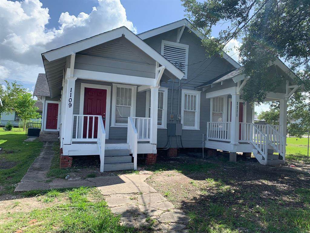 1107 Avenue A - Photo 1