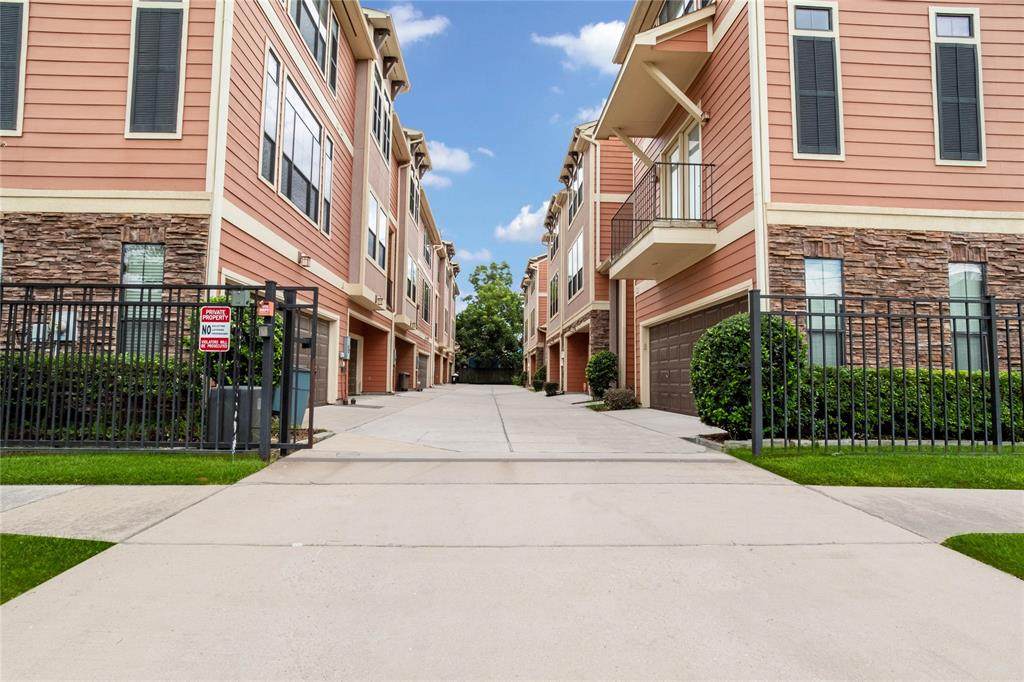 1045 22nd Street - Photo 1