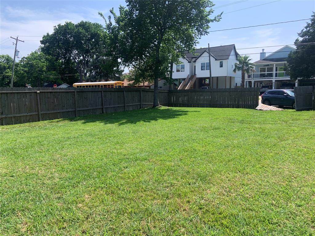 411 Lakeside Drive - Photo 1