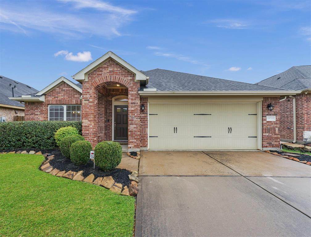 19219 Quarry Lakes Lane - Photo 1