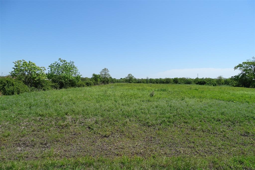 203 Lakeview Drive - Photo 1