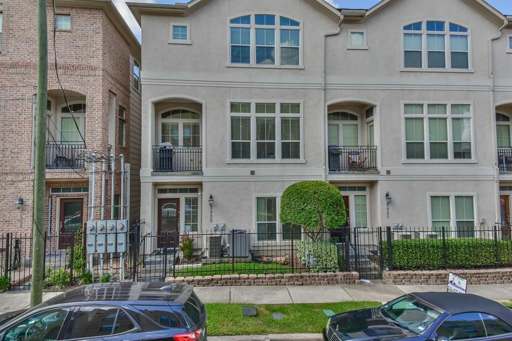 3925 Floyd Street - Photo 1