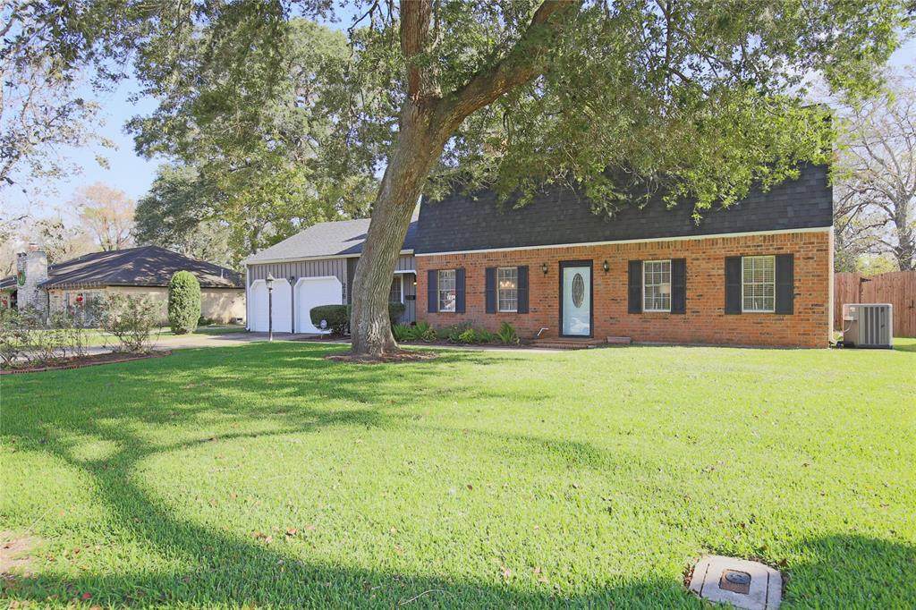 219 Narcissus Street - Photo 1