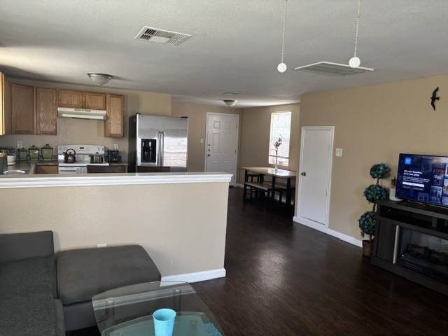 2215 Hollywood Avenue - Photo 1