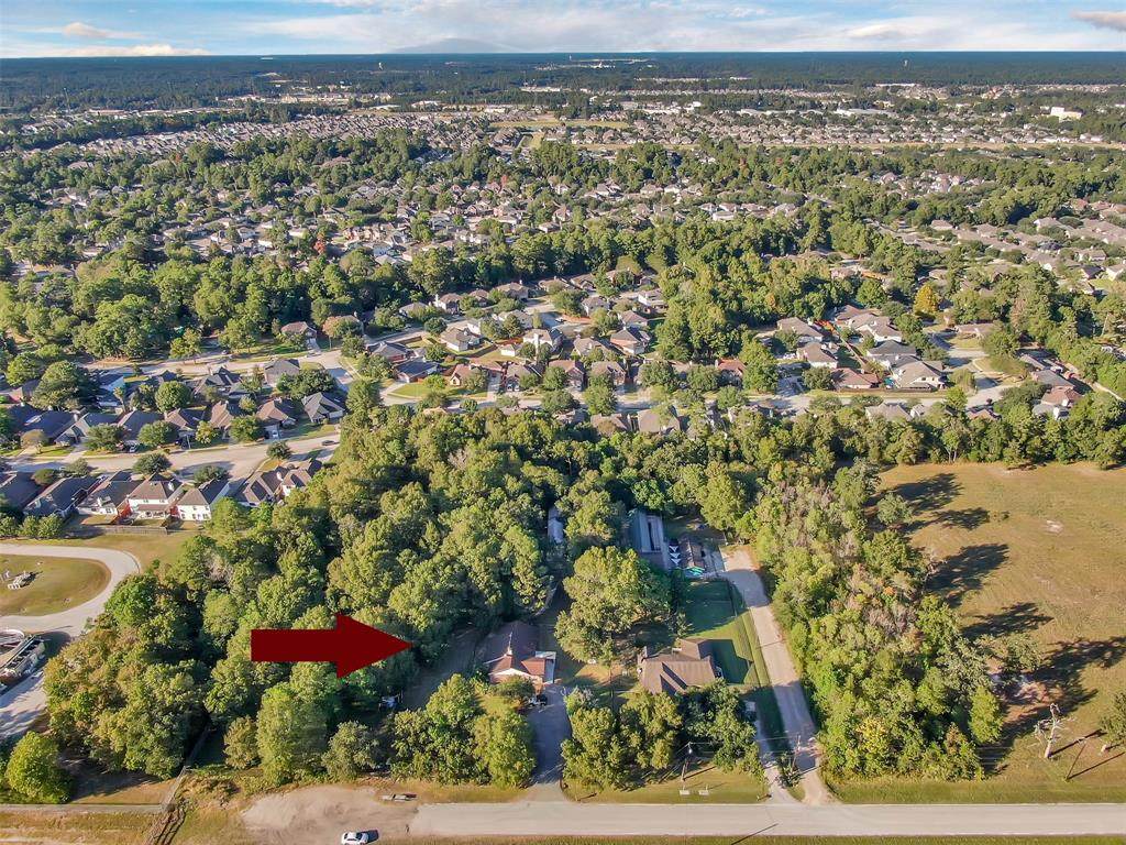 619 Lakeville Drive - Photo 1