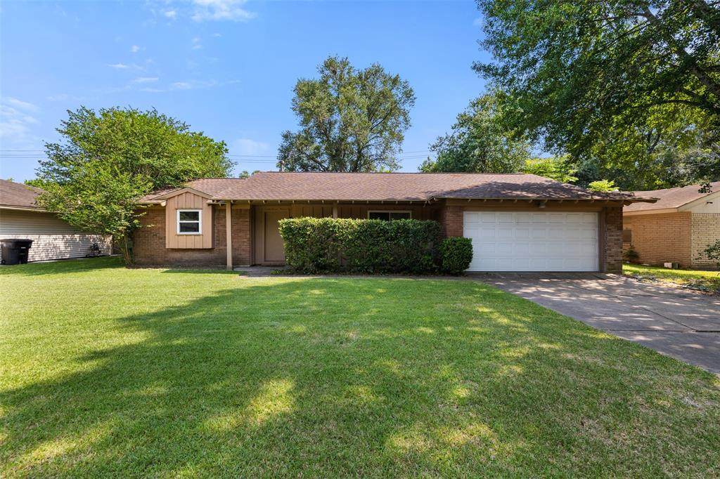 5611 Airport Boulevard - Photo 1