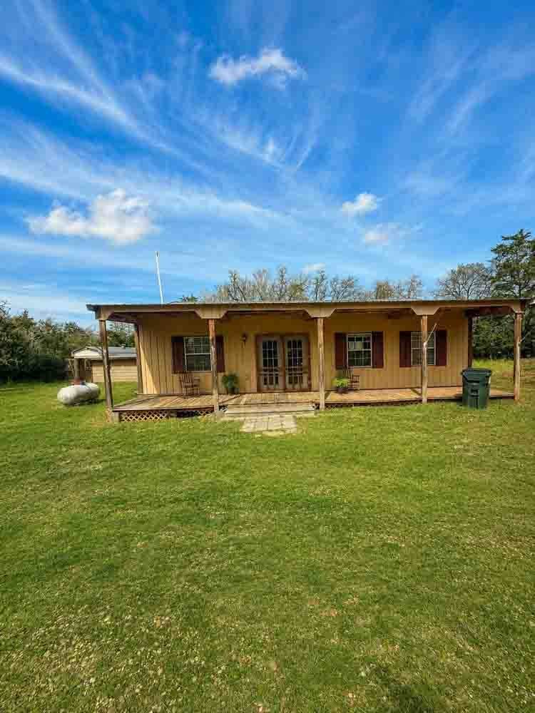 1007 Private Road 2002 - Photo 1