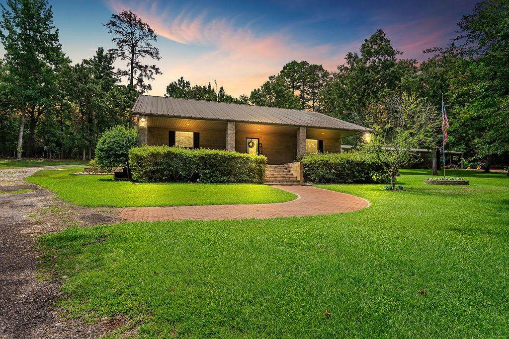 220 Dogwood - Photo 1