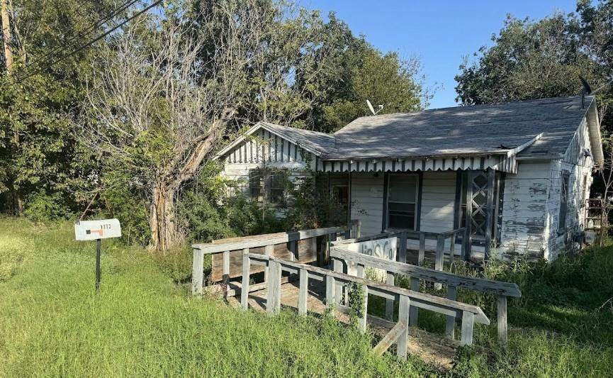 1112 Austin Street - Photo 1