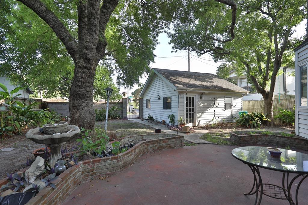 4909 Crockett Boulevard - Photo 1