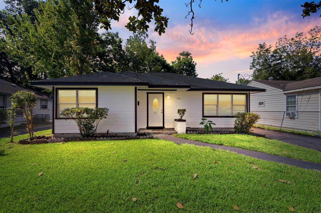 424 Neyland Street - Photo 1