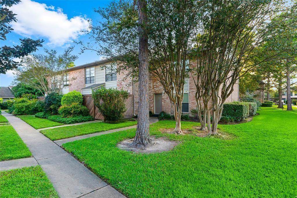 8801 Hammerly Boulevard - Photo 1