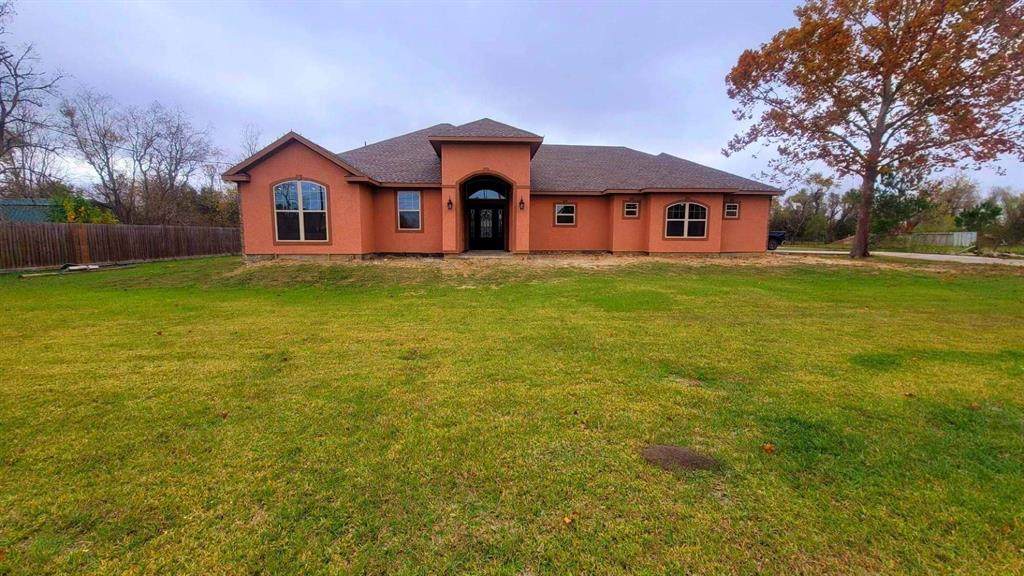 729 County Road 6053 - Photo 1