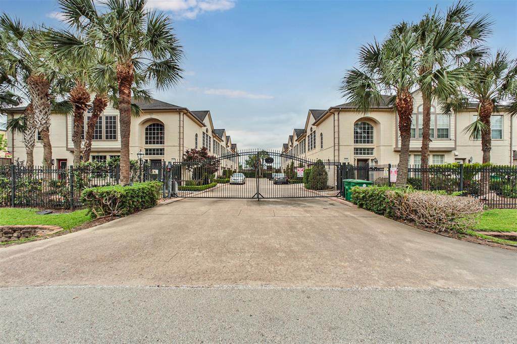 5609 Dolores Street - Photo 1